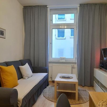 Zwei-Zimmer Wohnung In Wiesbadens Westend Buitenkant foto