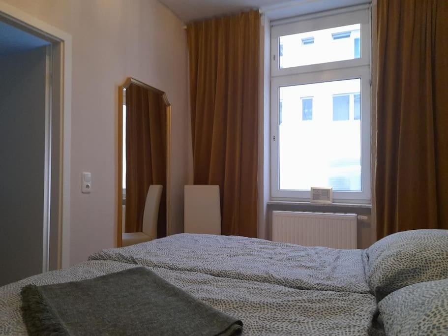 Zwei-Zimmer Wohnung In Wiesbadens Westend Buitenkant foto